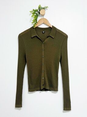 Uniqlo Olive Green Minimalist Ribbed Collared Button Down Sweater